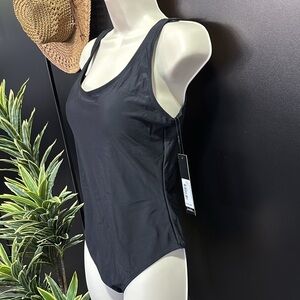 Nicole Miller classic black scoop neck/back padded one piece swimsuit,summer